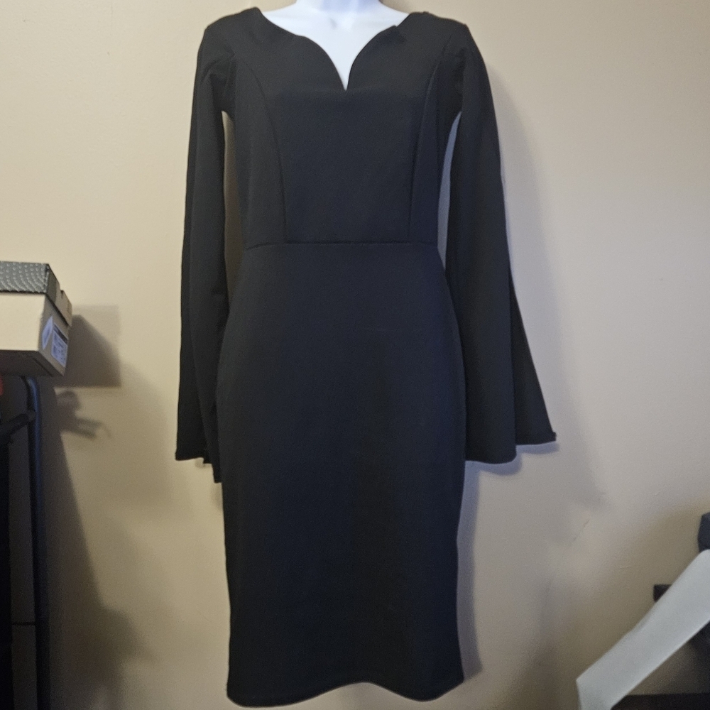 NWT QUIZ Women's Size 6 Black Midi Dress Low Shoulder Split Sleeves